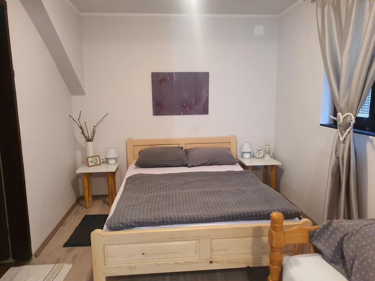 Hostelche Guest House Smederevo Esterno foto