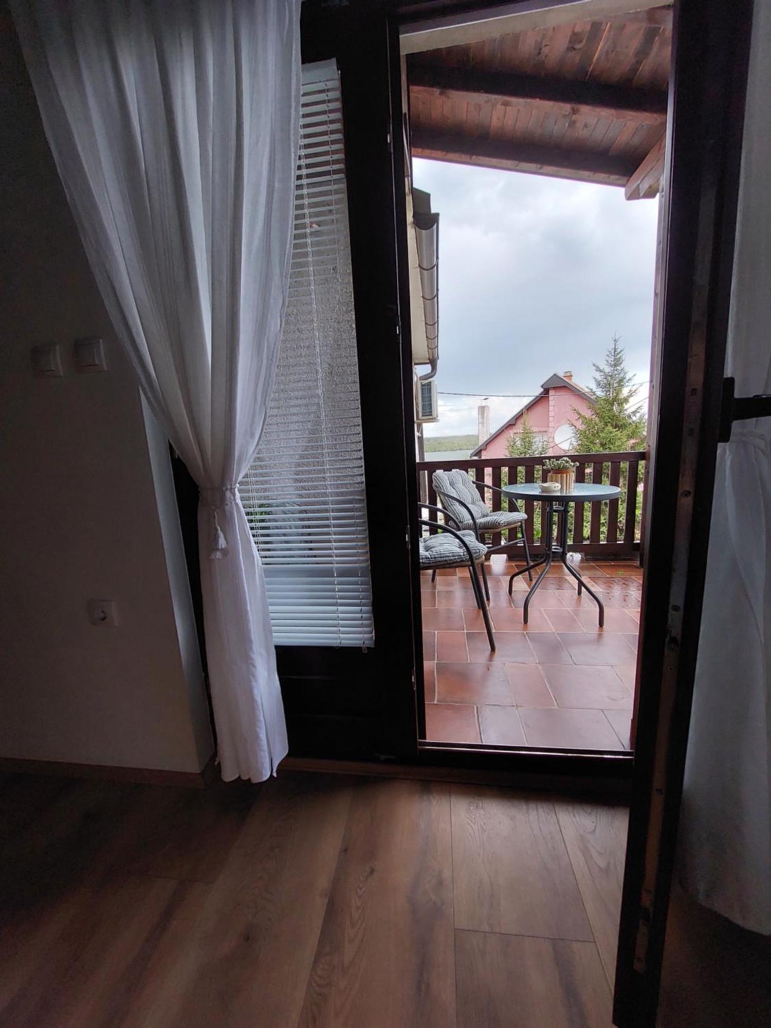 Hostelche Guest House Smederevo Esterno foto